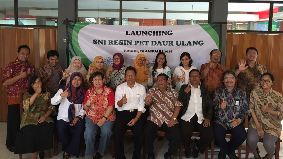 Launching SNI 8424 : 2017 Resin (PET) Daur Ulang